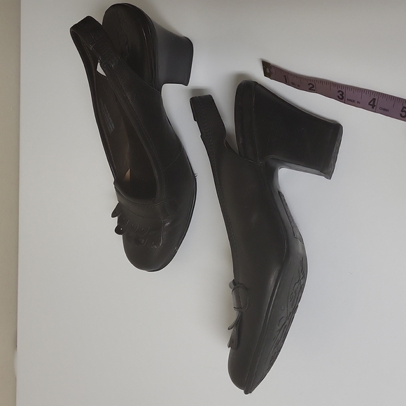 Born Crown SARASOTA Kiltie Slingback Heels Black Size 7 👡 - Picture 10 of 13